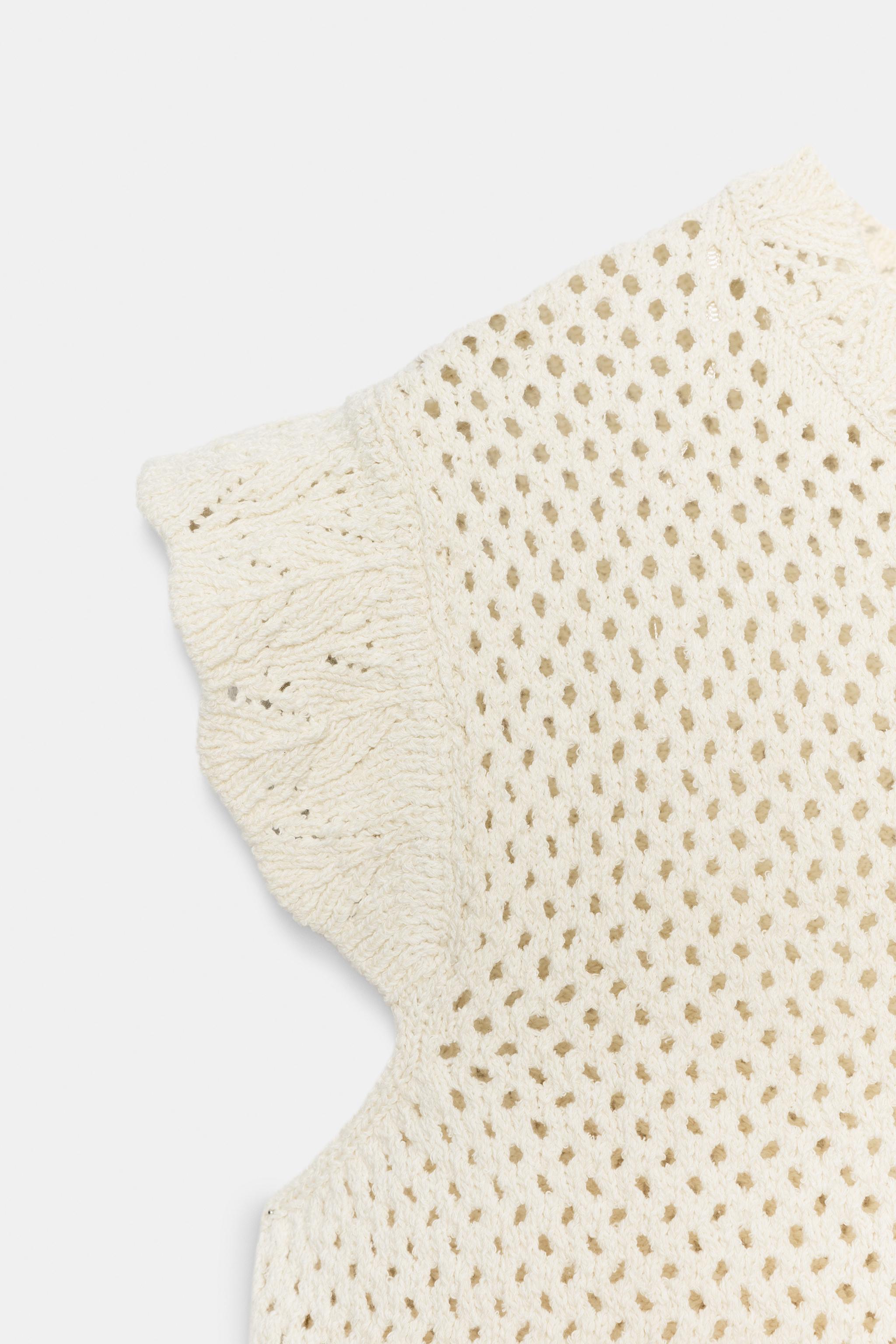 OPEN-KNIT TOP